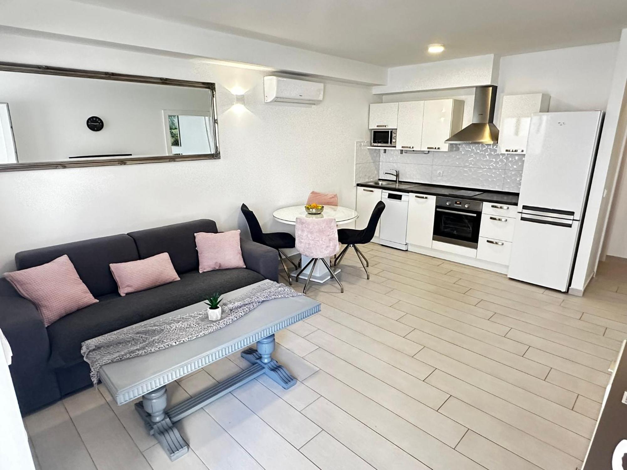 Apartments Danica Проманья Экстерьер фото