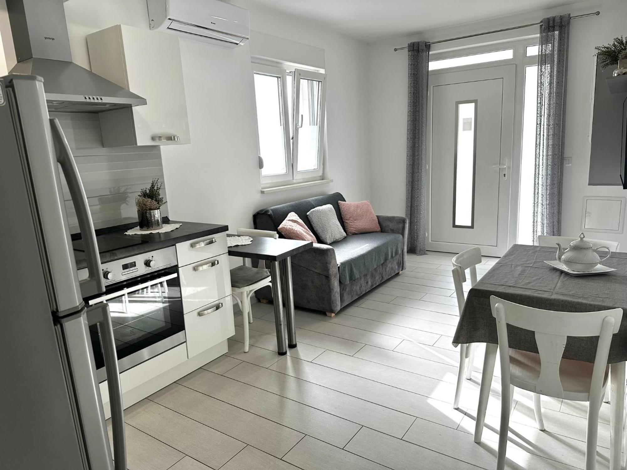 Apartments Danica Проманья Экстерьер фото